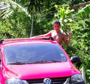 pedro-carro-vermelho-estrada-ilheus