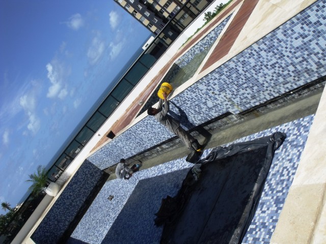 MODERN LIVING, piscina1