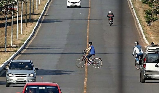 dilma pedalando